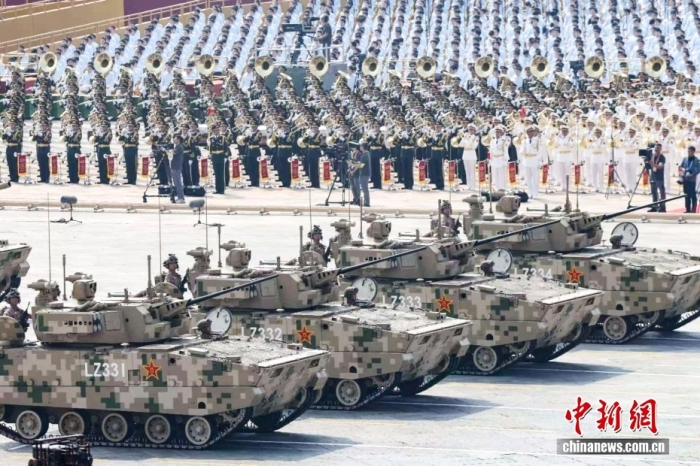 9月3日,纪念中国人民抗日战争暨世界反法西斯战争胜利80周年大会在北京天安门广场隆重举行。中新社记者 盛佳鹏 摄 9月3日,纪念中国人民抗日战争暨世界反法西斯战争胜利80周年大会在北京天安门广场隆重举行。中新社记者 盛佳鹏 摄